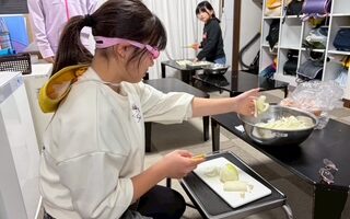 上級生昼食づくり